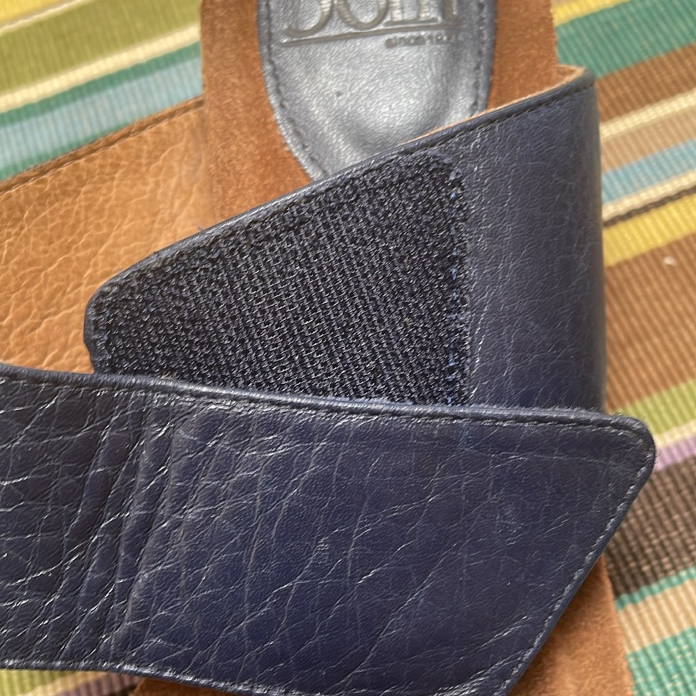 Sofft wedges in vibrant blue with Velcro strap. Size 8M - Picture 6 of 6